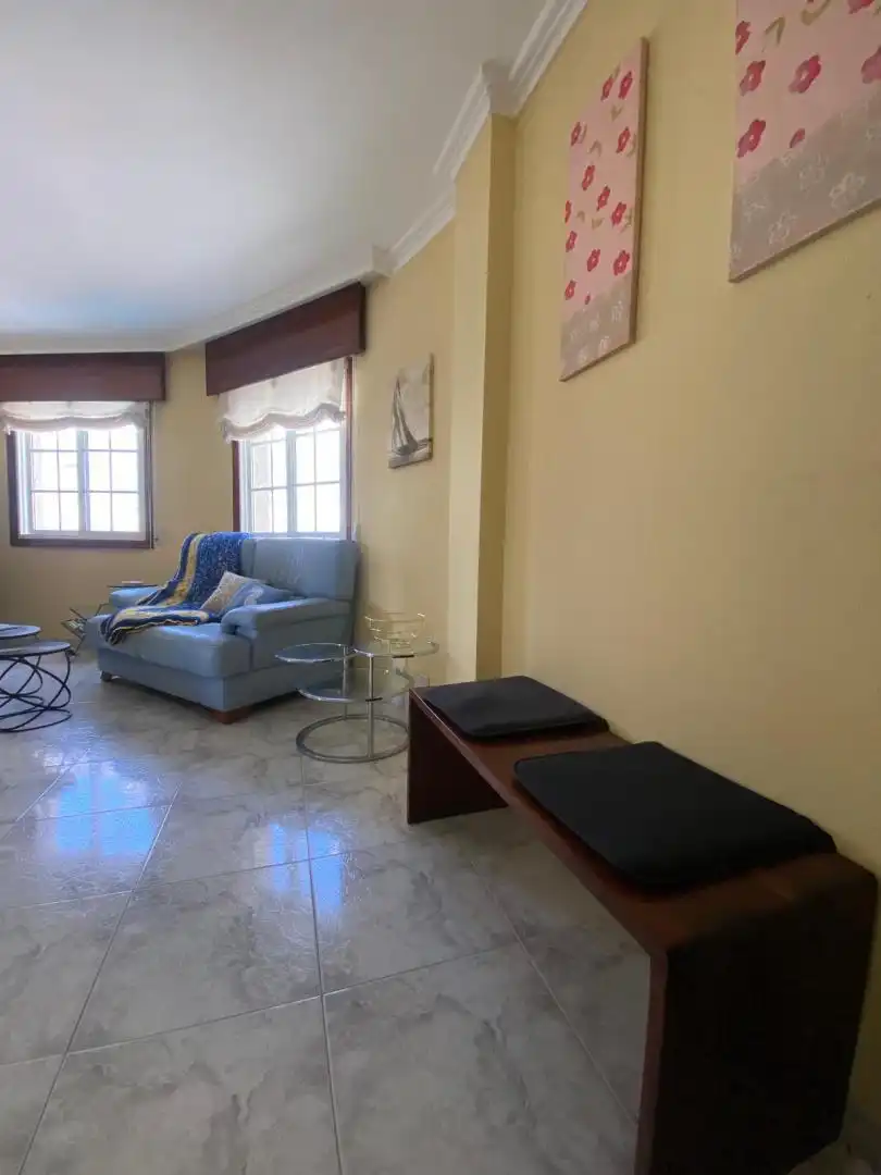 Piso de alquiler en Rúa dos Cesteiros, 7, Sanxenxo pueblo Sala de estar de Piso de alquiler en Sanxenxo con Calefacción, Jardín privado y Terraza