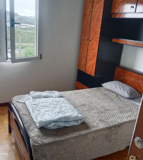 Foto 2 de Habitació a Calle Pino, 6, Llaranes, Avilés