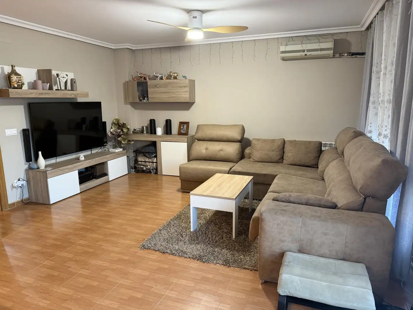 Casa o chalet en venta en Calle Varadero, 34, Las Ventas de Retamosa Sala de estar de Casa o chalet en venta en Las Ventas de Retamosa con Aire acondicionado, Terraza y Piscina