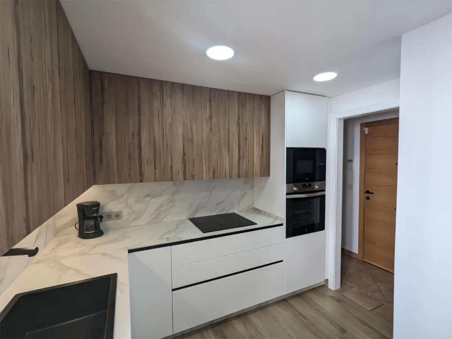 Kitchen of Flat for sale in Estepona  with Private garden, Terrace and Swimming Pool