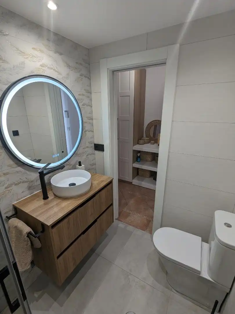 Flat for sale in Calle Luis Buñuel, 15, Huerta Nueva Bathroom of Flat for sale in Estepona with Private garden, Terrace and Swimming Pool