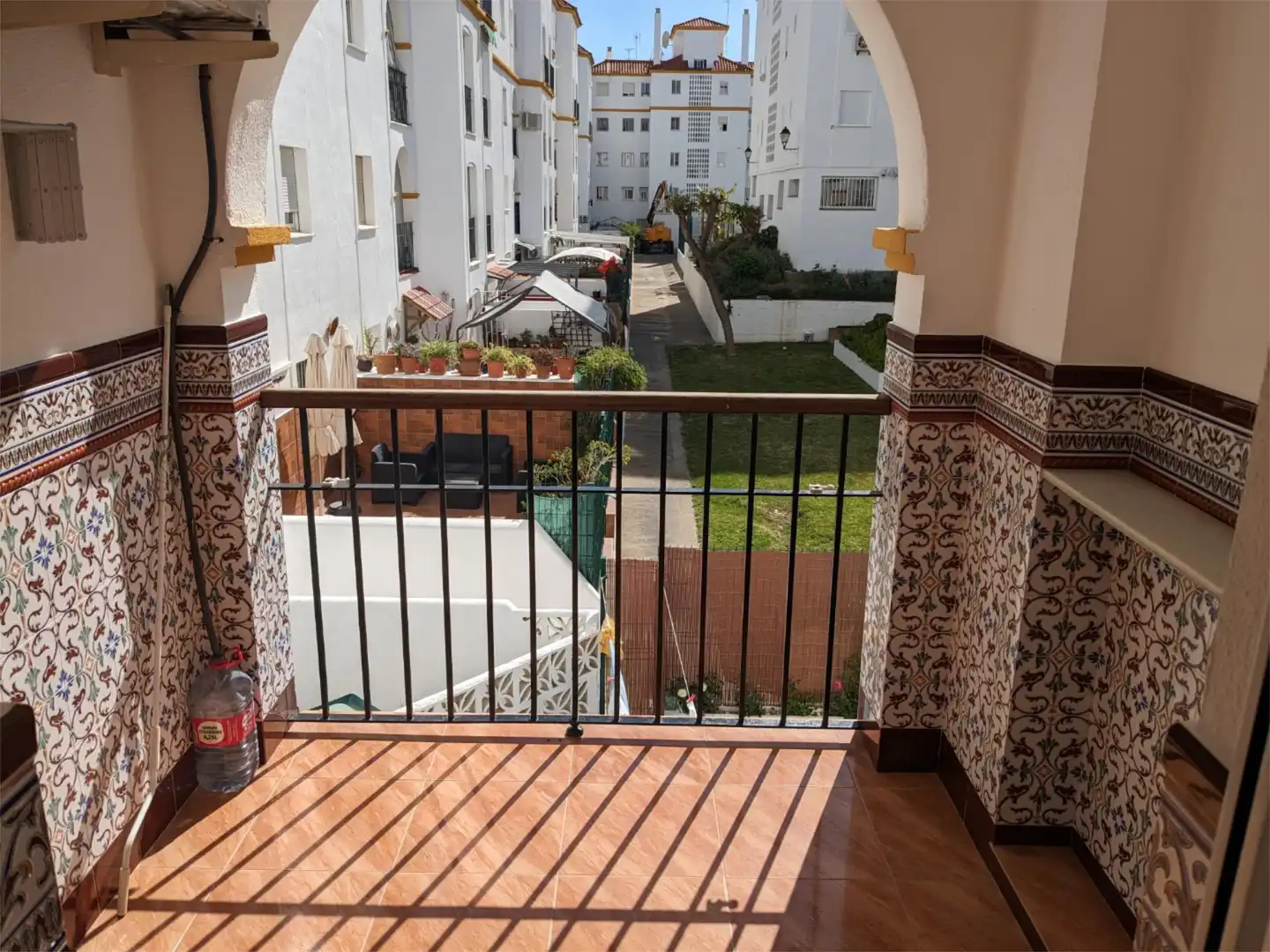 Flat for sale in Calle Luis Buñuel, 15, Huerta Nueva Balcony of Flat for sale in Estepona with Private garden, Terrace and Swimming Pool