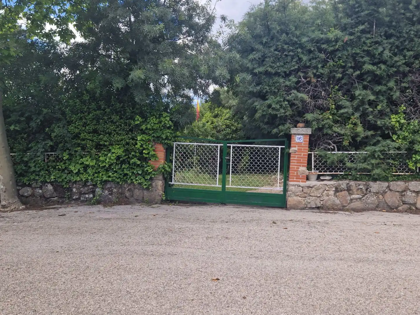 Parking de Casa o chalet de alquiler en La Adrada  con Calefacción, Jardín privado y Terraza