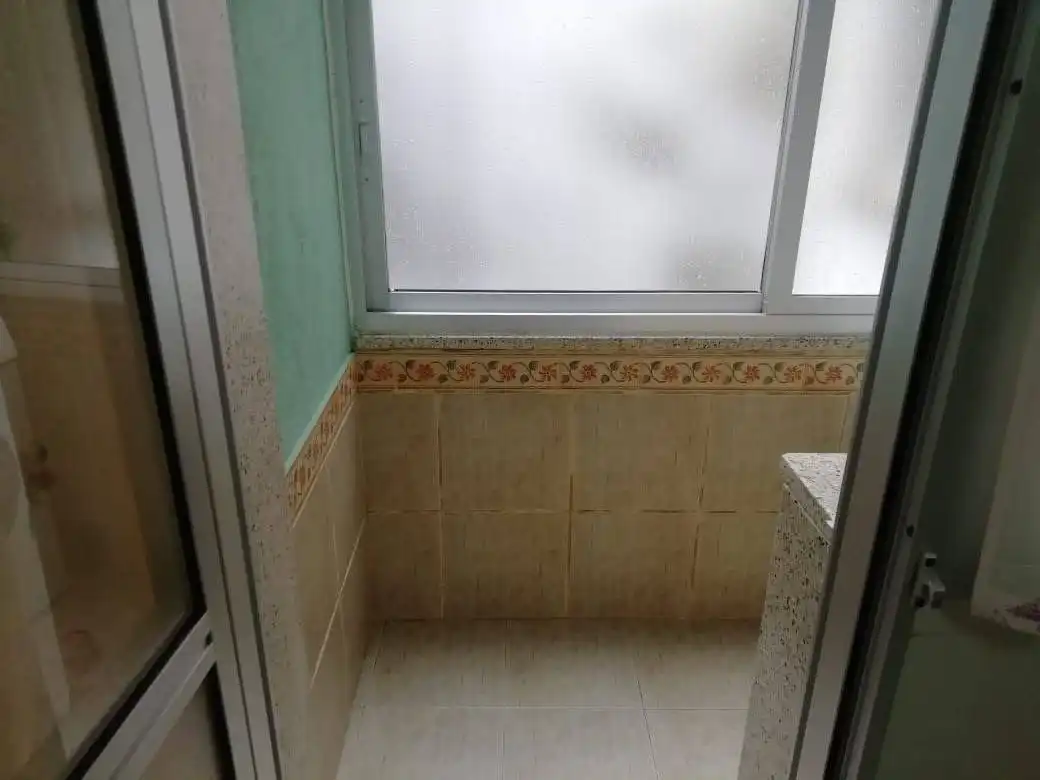 Piso en venta en Rúa Valiña, 16, San Salvador - Caeira Baño de Piso en venta en Poio con Calefacción, Terraza y Trastero