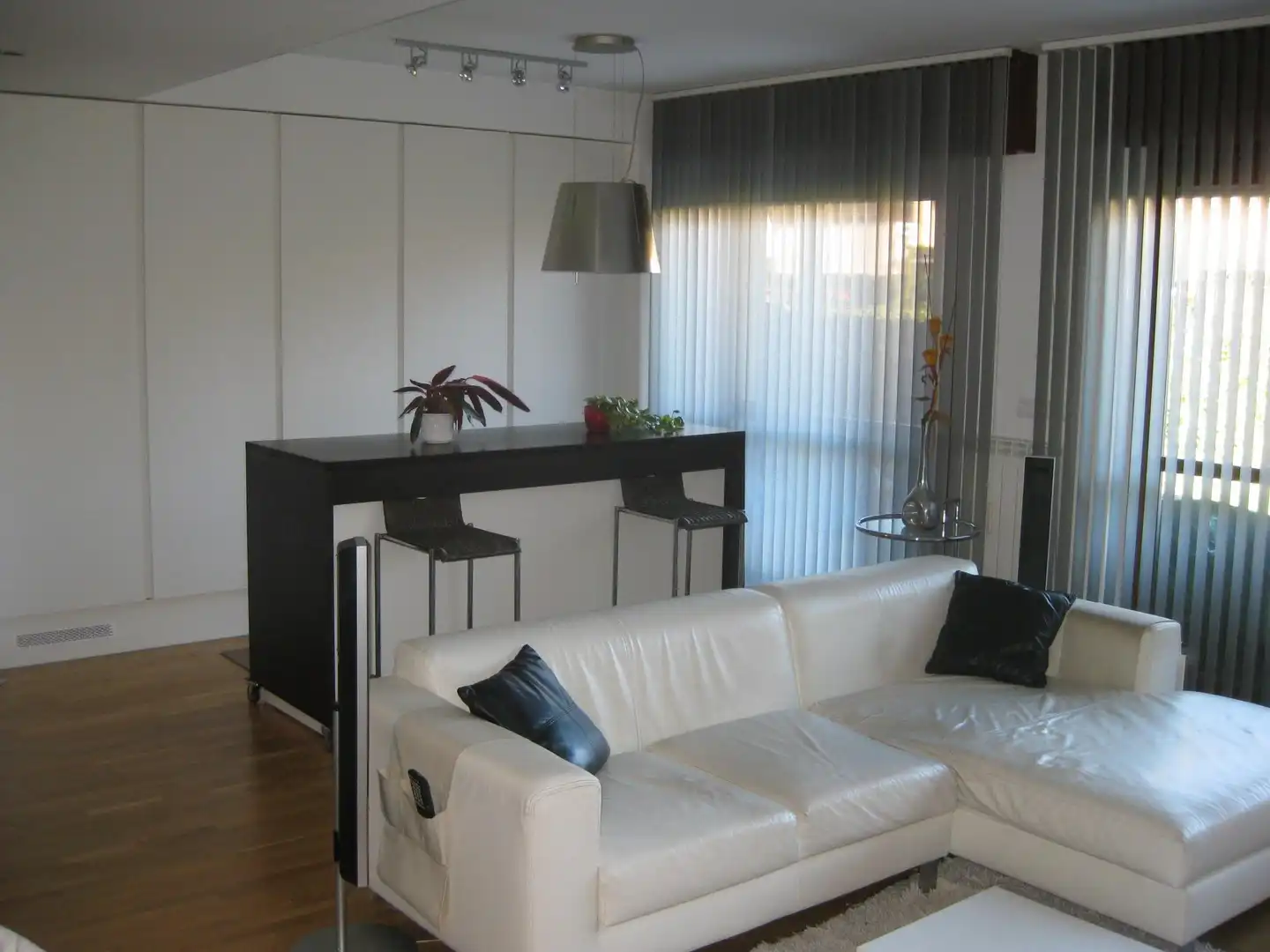 Houses for sale in Ihurraldea Kalea, 4, Vitoria - Gasteiz Living room of Houses for sale in Vitoria - Gasteiz with Terrace and Balcony