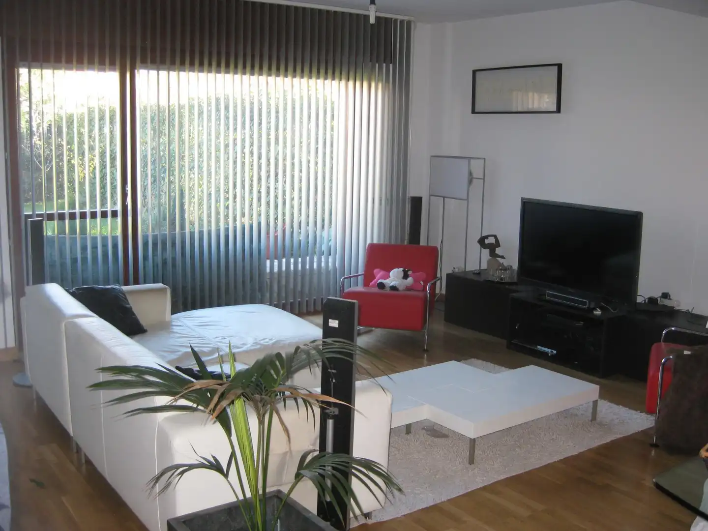 Houses for sale in Ihurraldea Kalea, 4, Vitoria - Gasteiz Living room of Houses for sale in Vitoria - Gasteiz with Terrace and Balcony