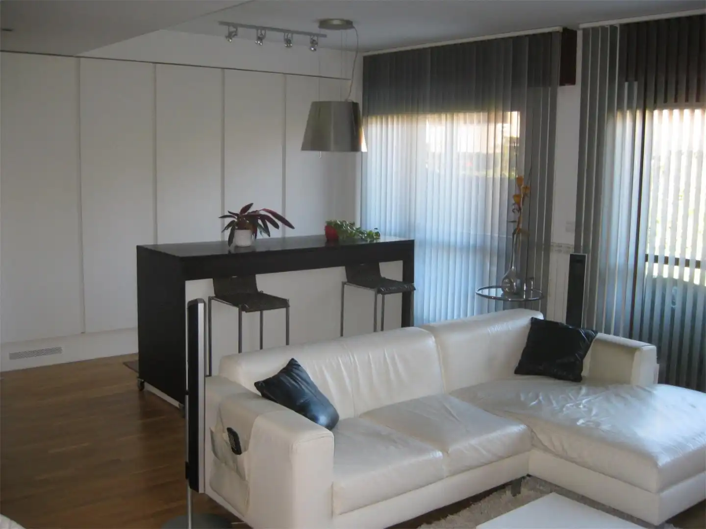 Houses for sale in Ihurraldea Kalea, 4, Vitoria - Gasteiz Living room of Houses for sale in Vitoria - Gasteiz with Terrace and Balcony