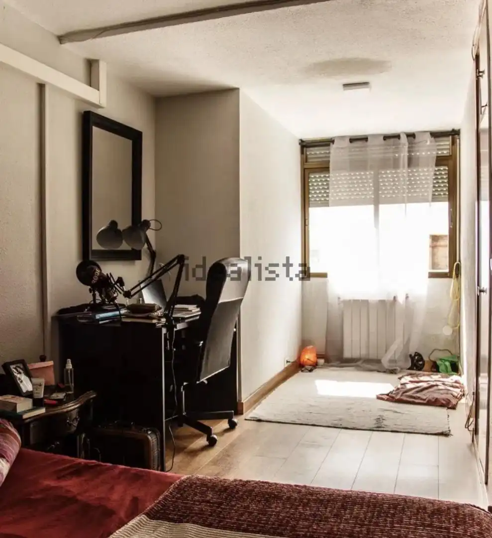 Dormitori de Àtic per a compartir en  Madrid Capital amb Aire condicionat, Calefacció i Moblat