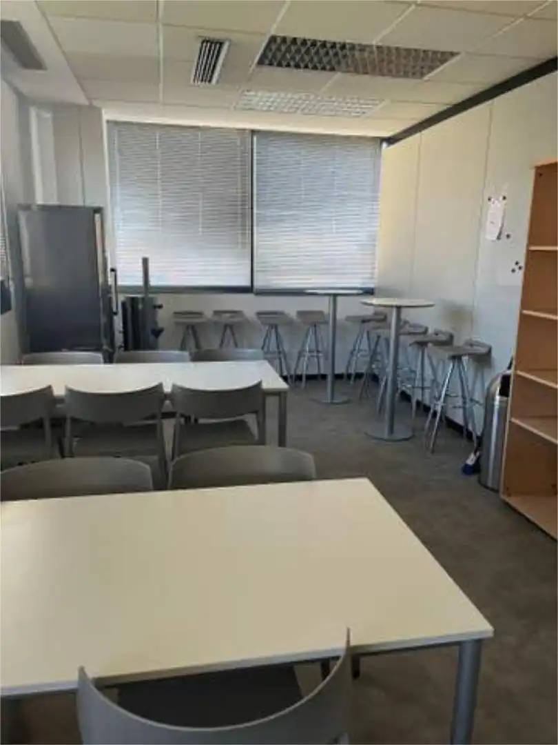 Office for rent in Costillares Office for rent in Madrid with Air Conditioner