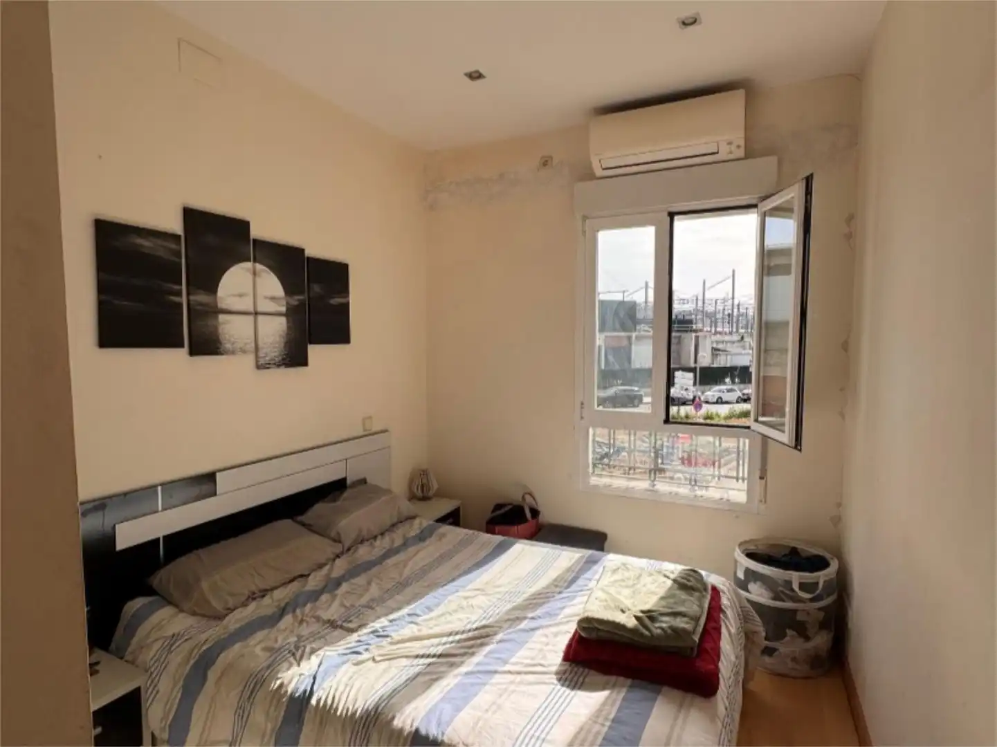 Piso en venta en Calle de Juan Martín El Empecinado, 6, Palos de Moguer Habitación de Piso en venta en Madrid con Aire acondicionado, Amueblado y Balcón