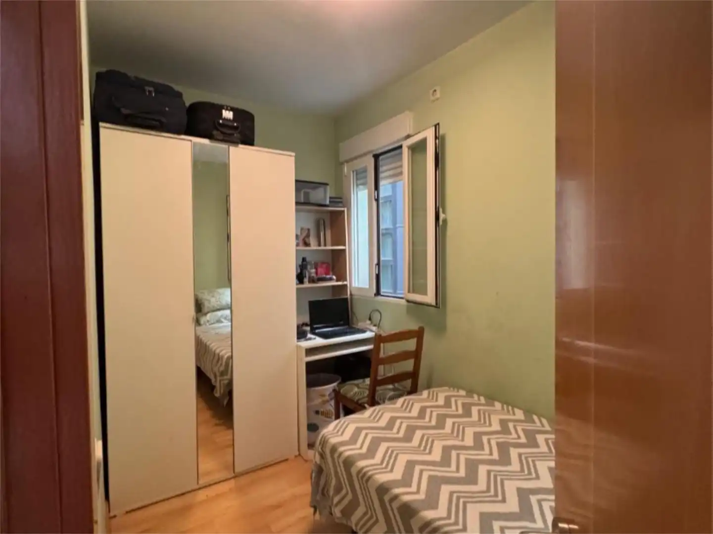 Piso en venta en Calle de Juan Martín El Empecinado, 6, Palos de Moguer Habitación de Piso en venta en Madrid con Aire acondicionado, Amueblado y Balcón