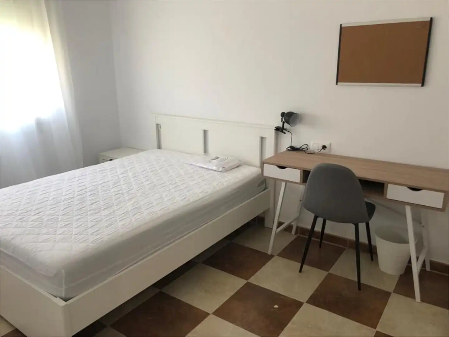 Habitación de Piso para compartir en Chiclana de la Frontera con Amueblado