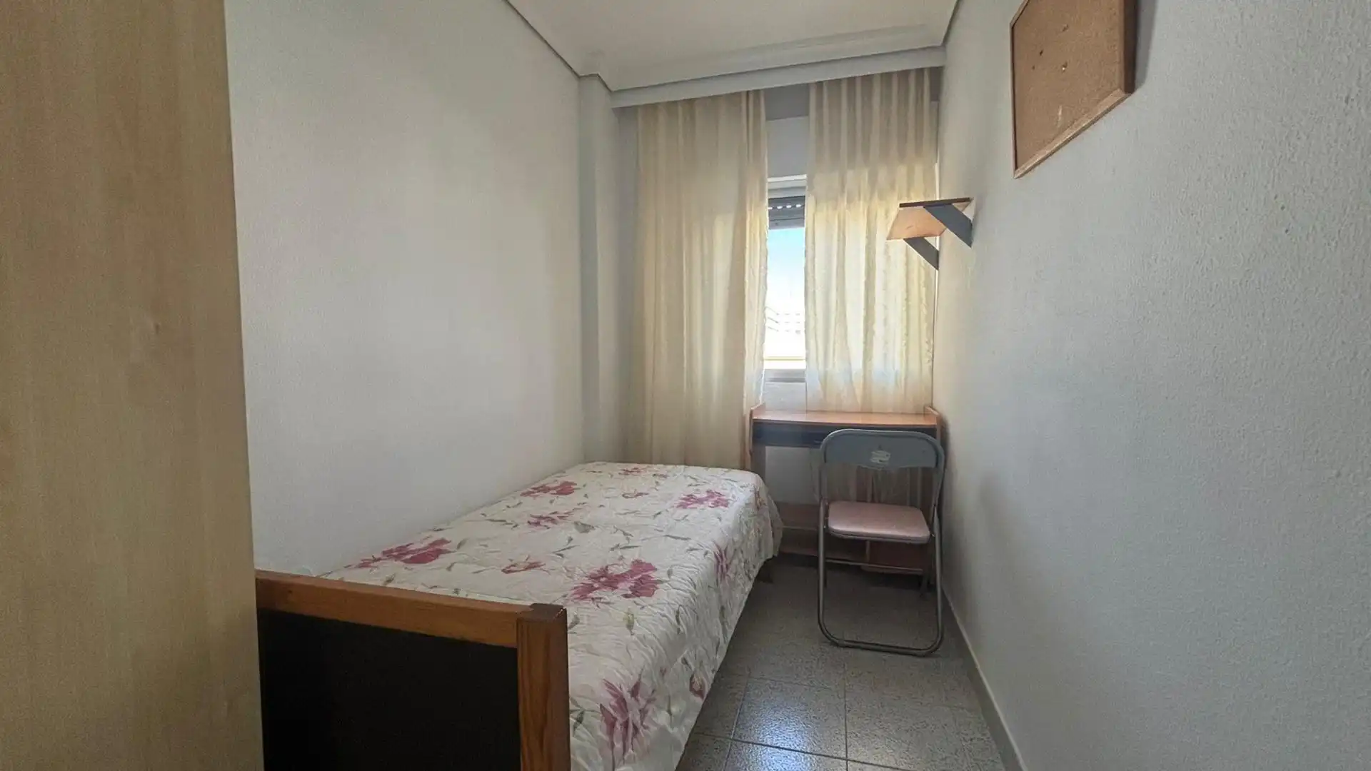 Piso de alquiler en Plaza Doctor Barraquer, 12, Doctor Barraquer - G. Renfe - Policlínico Habitación de Piso de alquiler en Sevilla con Aire acondicionado, Terraza y Amueblado
