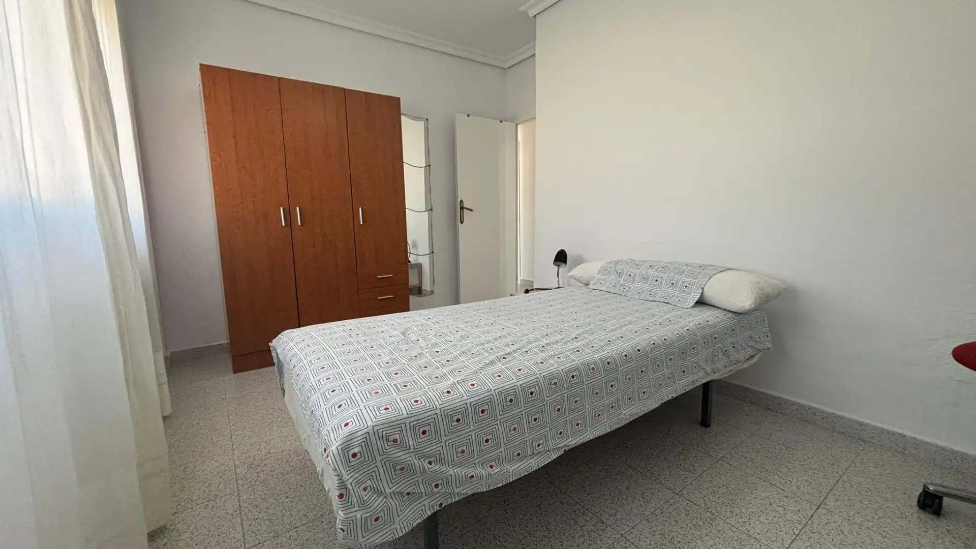 Piso de alquiler en Plaza Doctor Barraquer, 12, Doctor Barraquer - G. Renfe - Policlínico Habitación de Piso de alquiler en Sevilla con Aire acondicionado, Terraza y Amueblado