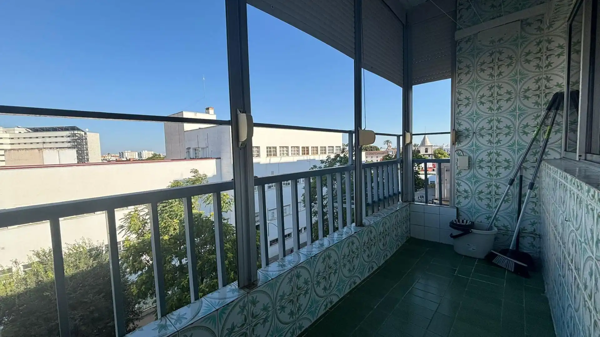 Piso de alquiler en Plaza Doctor Barraquer, 12, Doctor Barraquer - G. Renfe - Policlínico Terraza de Piso de alquiler en Sevilla con Aire acondicionado, Terraza y Amueblado
