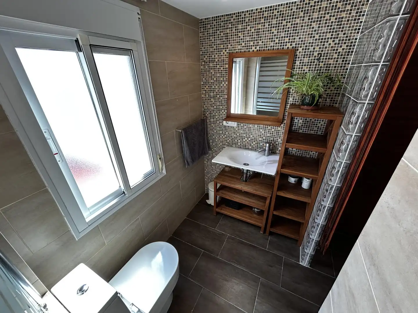 Wohnung zum Verkauf in Carrer Dinamarca, 20, Voramar Badezimmer von Wohnung zum Verkauf in Benicasim / Benicàssim mit Klimaanlage, Heizung und Privatgarten