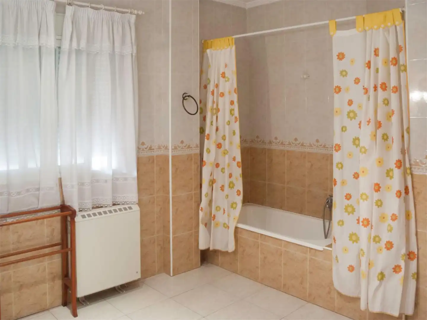 Bathroom of Flat for sale in Segura de la Sierra  with Air Conditioner and Balcony