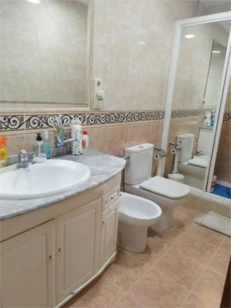 Bathroom of Apartments for rent in Benidorm  with Terrace and Swimming Pool