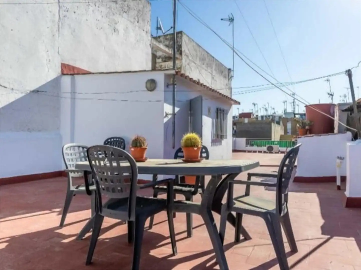 Einfamilien-Reihenhaus zum Verkauf in Calle Cristina Hoyos, 8, La Plata Terrasse von Einfamilien-Reihenhaus zum Verkauf in Sevilla Capital mit Klimaanlage, Terrasse und Balkon