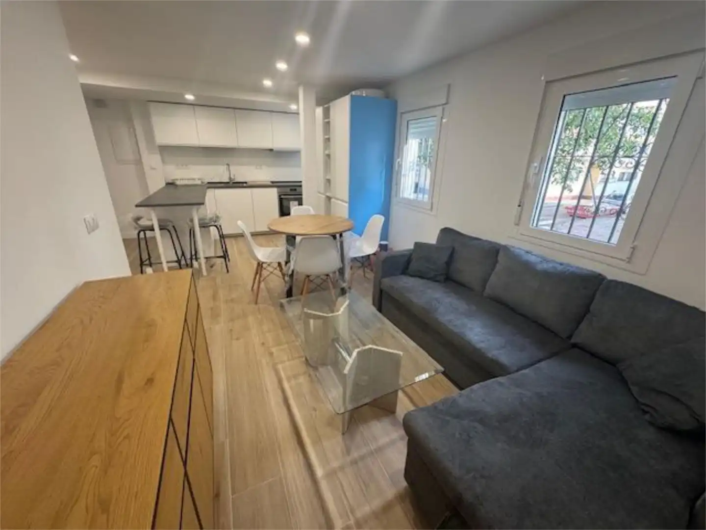 Wohnung zur Miete in Plaza Buen Pastor Niño, 1, San Pablo Wohnzimmer von Wohnung zur Miete in Sevilla Capital mit Klimaanlage