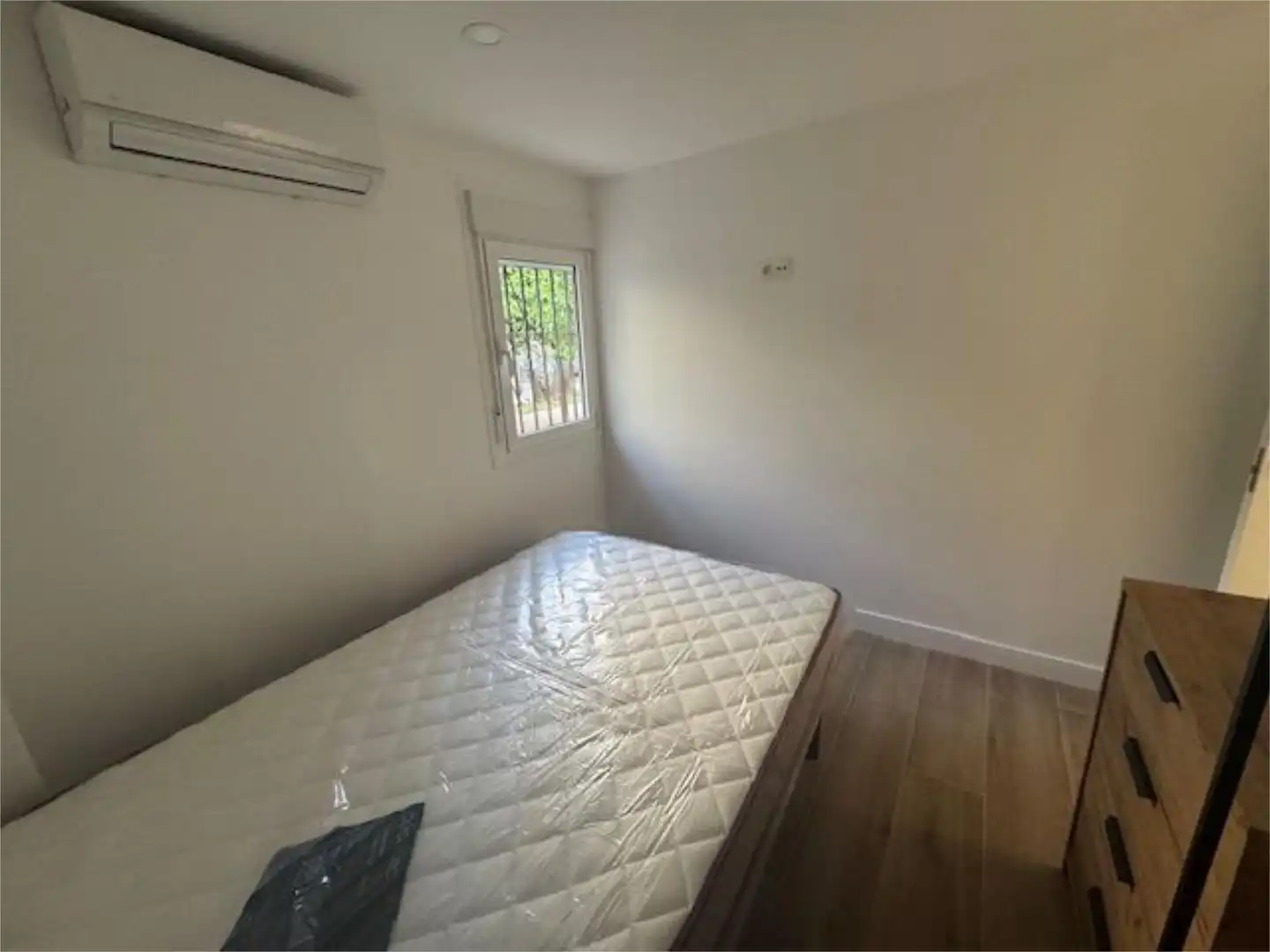 Wohnung zur Miete in Plaza Buen Pastor Niño, 1, San Pablo Schlafzimmer von Wohnung zur Miete in Sevilla Capital mit Klimaanlage