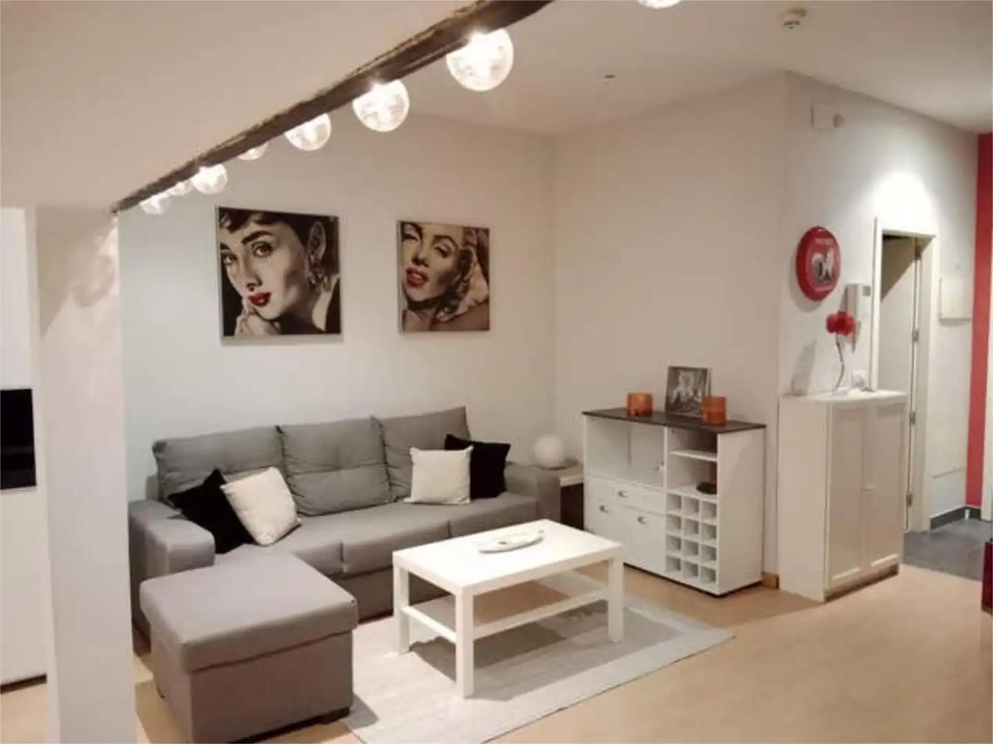 Pis de lloguer a Cuatro vientos Sala d'estar de Pis de lloguer en Madrid amb Jardí privat, Terrassa i Moblat