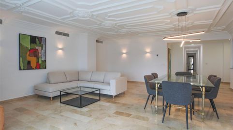 Foto 4 de Piso de alquiler en Avenida Arias Maldonado, 11, Playa Bajadilla - Puertos, Marbella