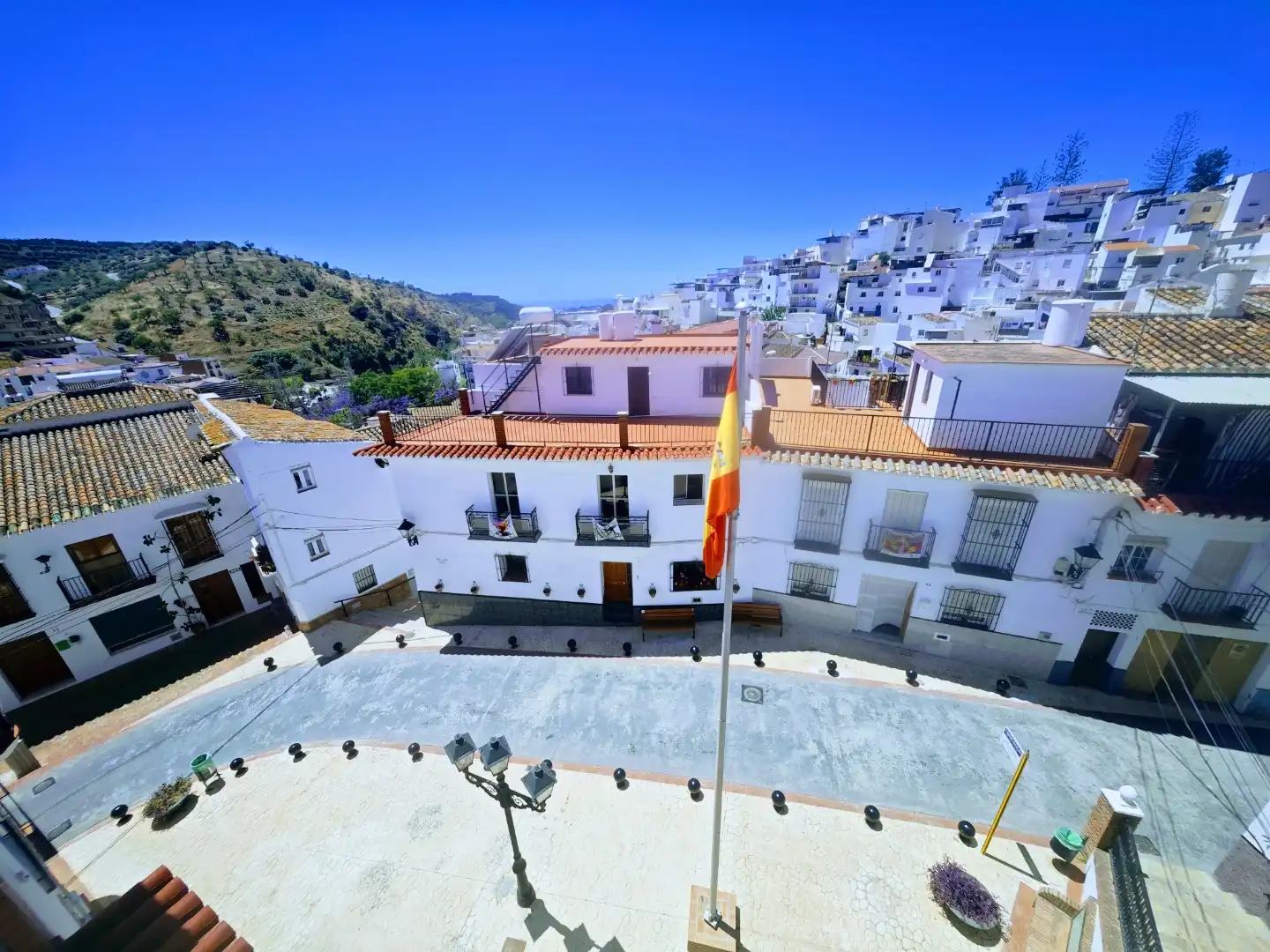 Vista exterior de Casa adosada en venda en Algarrobo amb Terrassa