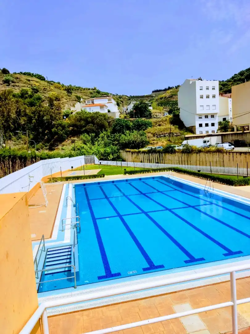 Piscina de Casa adosada en venda en Algarrobo amb Terrassa
