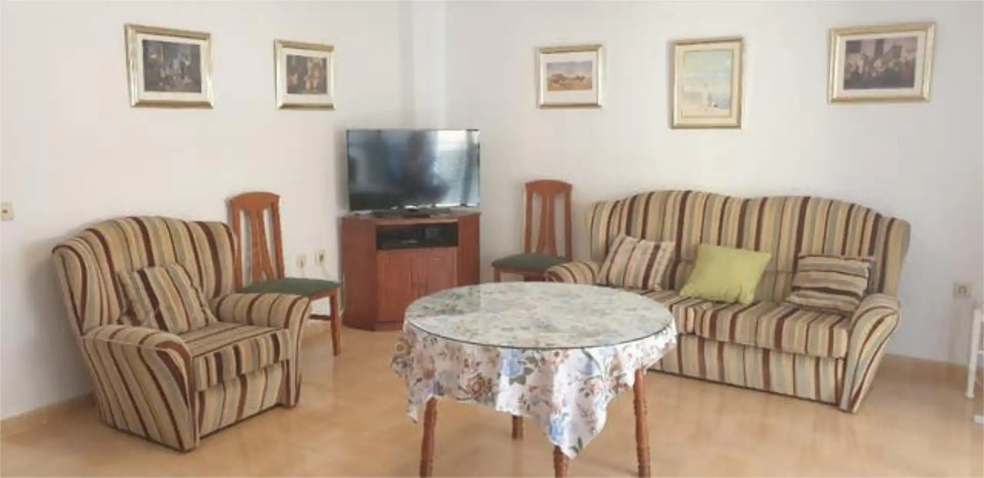 Sala de estar de Piso de alquiler en Málaga Capital con Jardín privado, Terraza y Amueblado