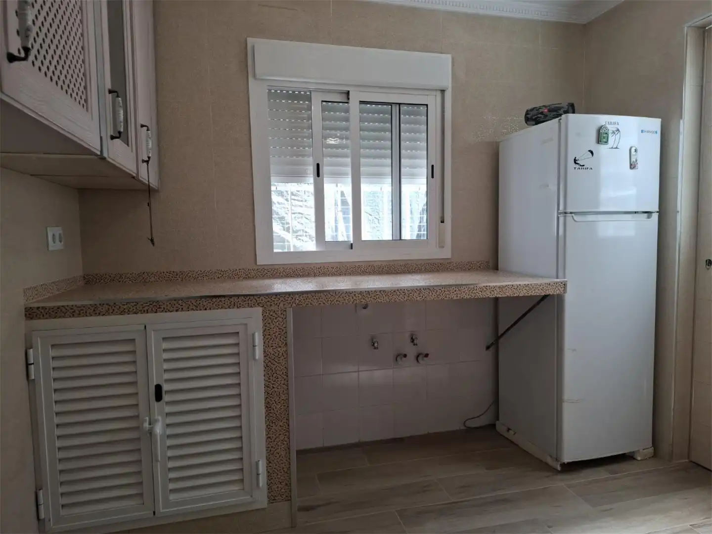 Wohnung zum Verkauf in Calle Codorniz, 39, Los Pájaros Küche von Wohnung zum Verkauf in Sevilla mit Privatgarten