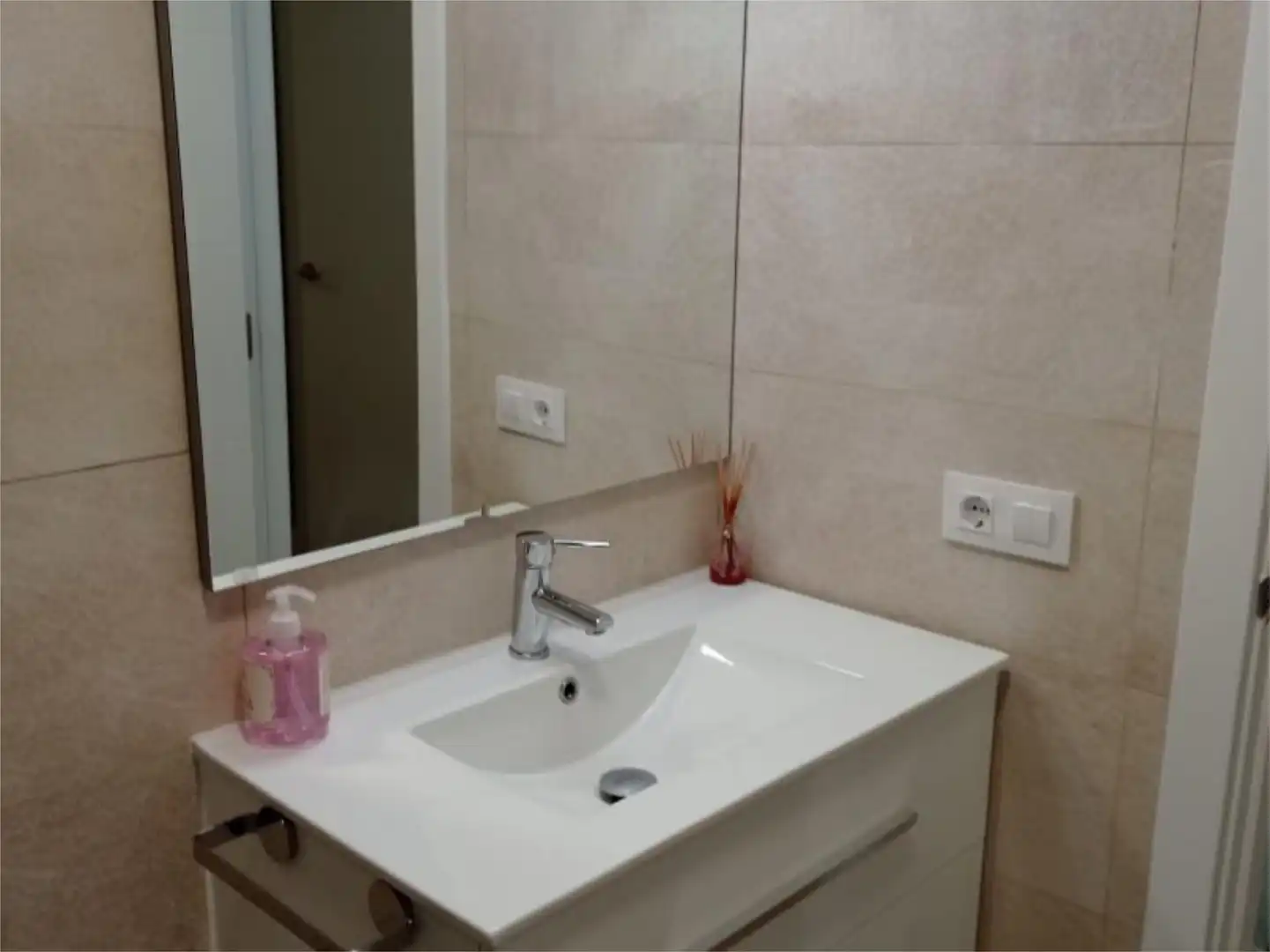 Badezimmer von Wohnung zur Miete in Fuengirola mit Klimaanlage, Parkett und Terrasse