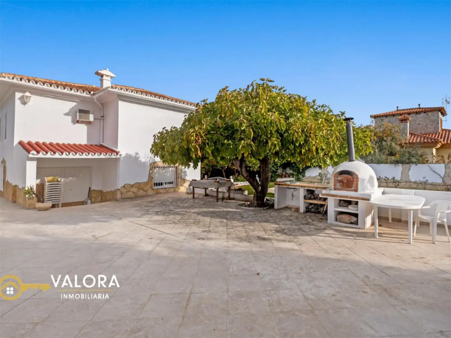 Casa o xalet en venda a Calle Antequera, 1, Pinos de Alhaurín Vista exterior de Casa o xalet en venda en Alhaurín de la Torre amb Calefacció, Jardí privat i Terrassa