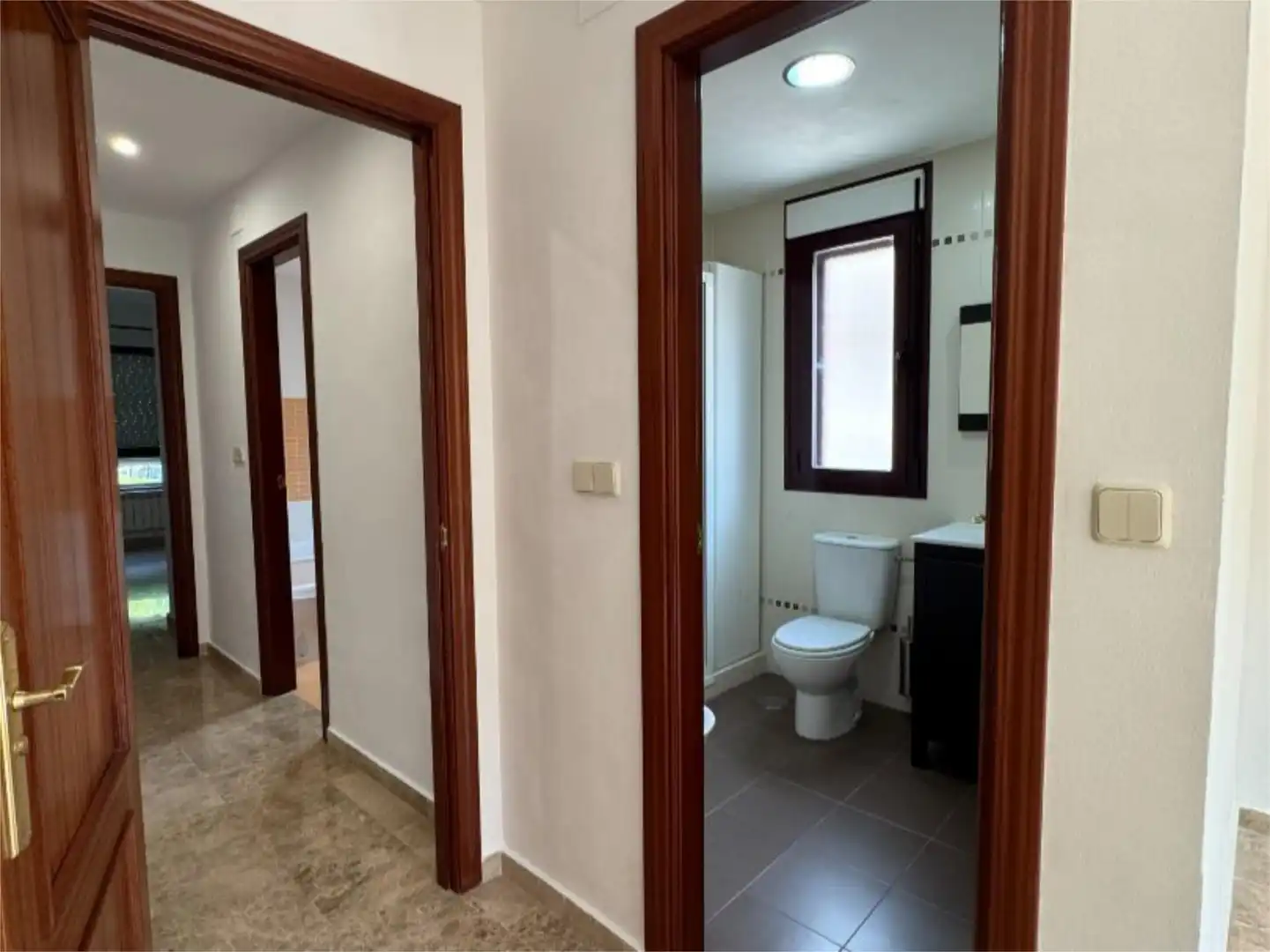 Flat for sale in Calle Luis Cernuda, 3, Ayuntamiento Bathroom of Flat for sale in Alhendín with Air Conditioner and Balcony