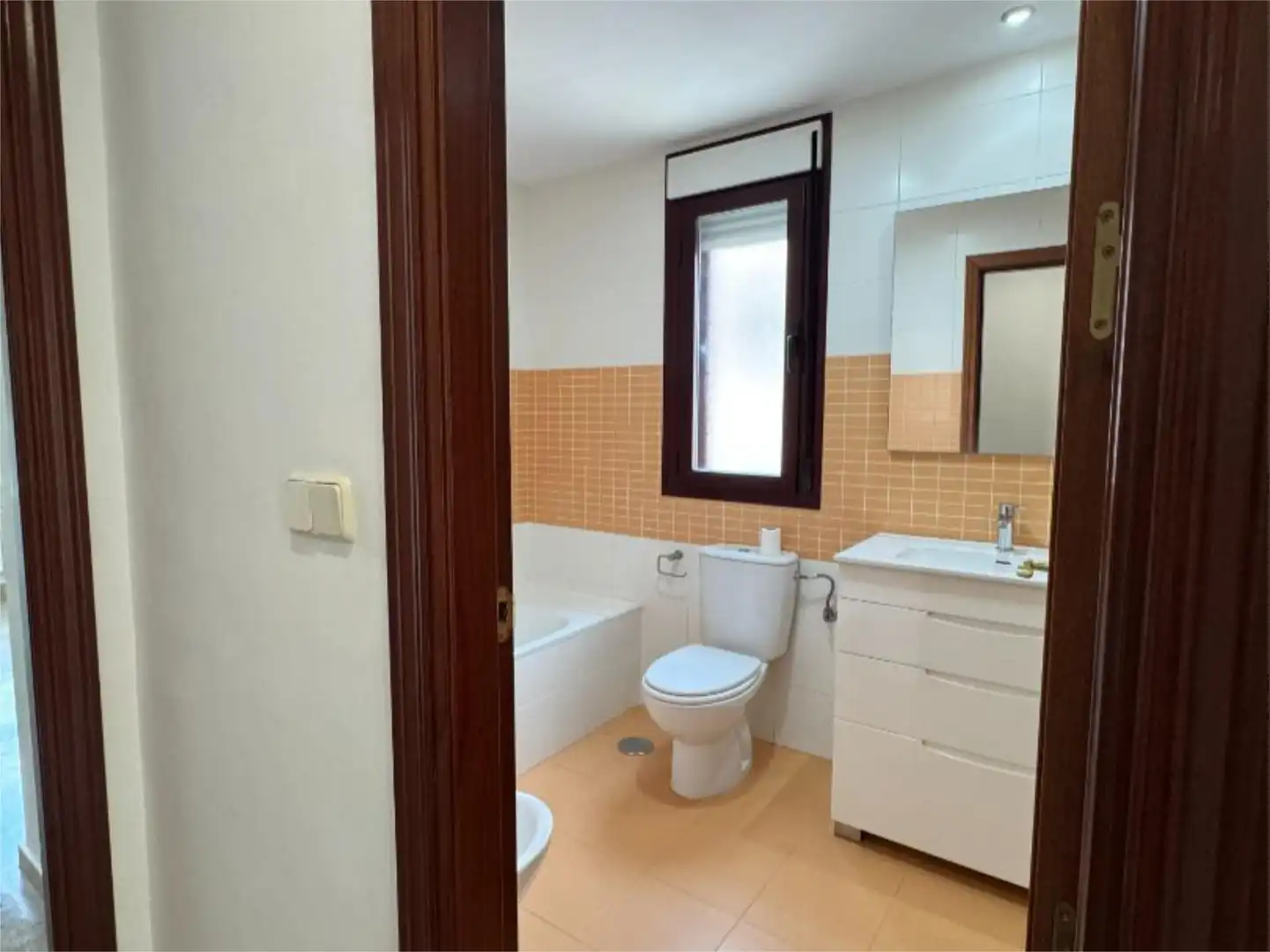 Flat for sale in Calle Luis Cernuda, 3, Ayuntamiento Bathroom of Flat for sale in Alhendín with Air Conditioner and Balcony