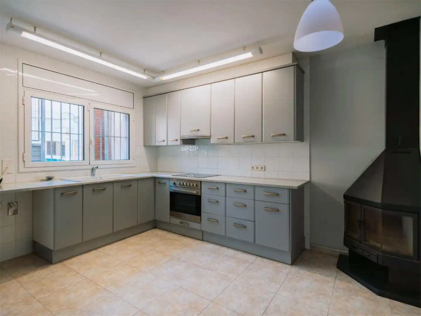 Wohnung zum Verkauf in Carrer de Fàtima, 7, Torroella de Montgrí Küche von Wohnung zum Verkauf in Torroella de Montgrí mit Klimaanlage, Terrasse und Balkon
