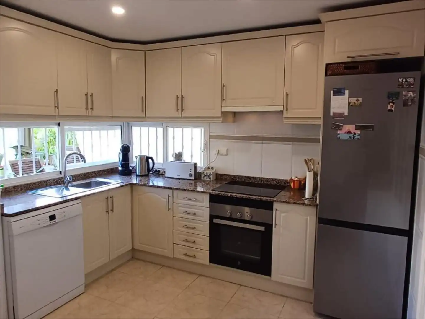 Detached homes for sale in Avinguda del Fabraquer, 4, Playa Muchavista Kitchen of Detached homes for sale in El Campello with Air Conditioner, Heating and Private garden