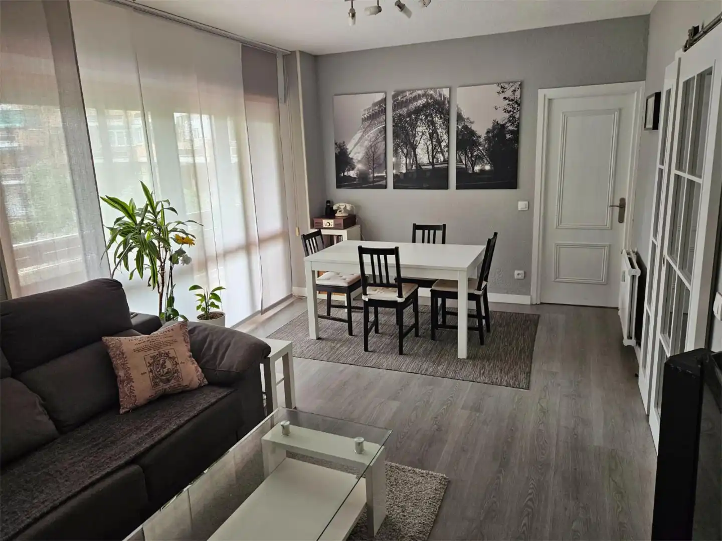 Living room of Flat for sale in  Madrid Capital  with Terrace and Balcony