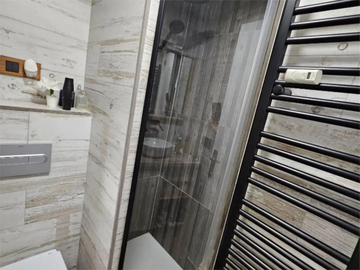 Bathroom of Flat for sale in  Madrid Capital  with Terrace and Balcony