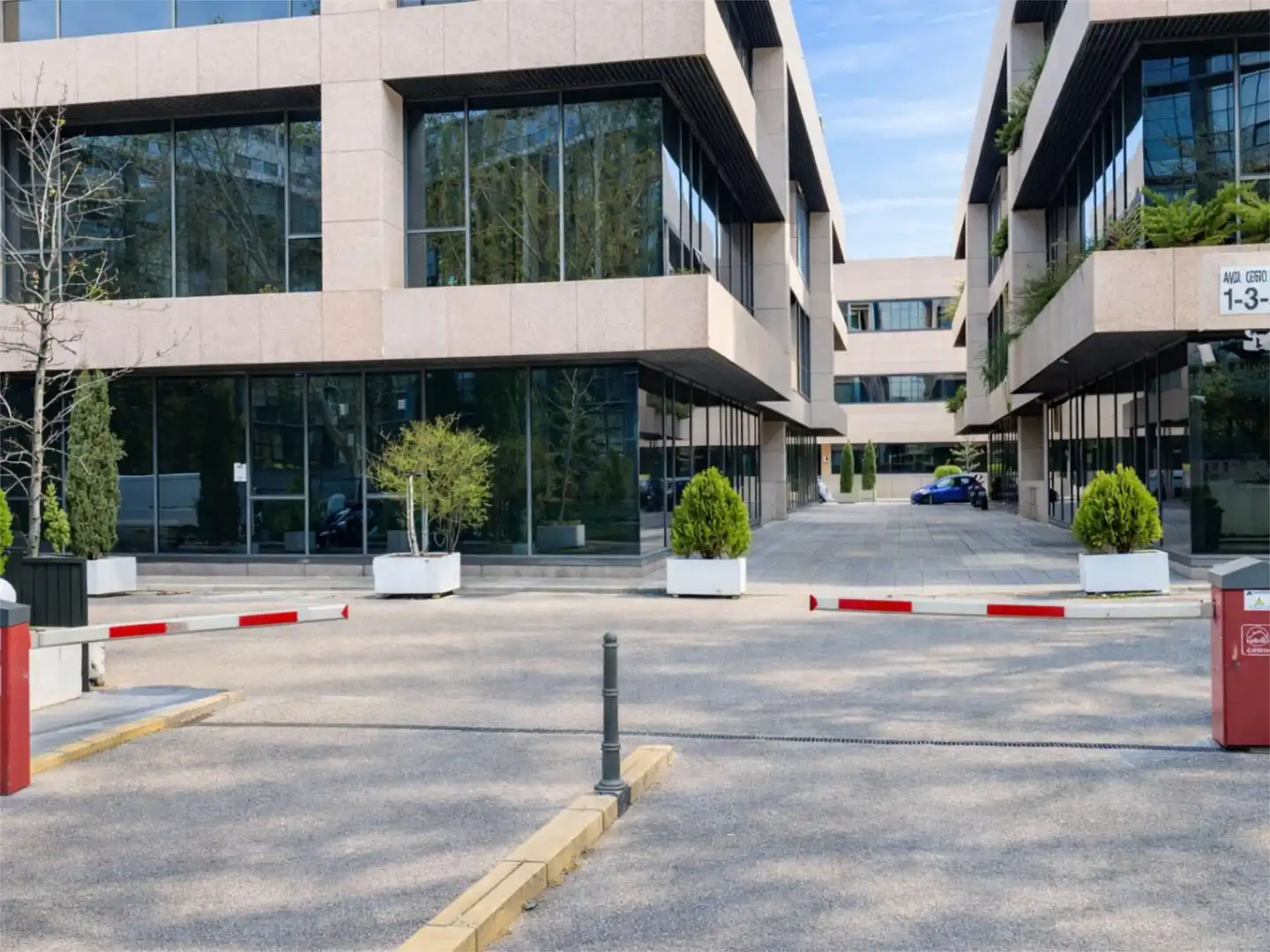 Flat for rent in Avenida del Cerro del Águila, 3, Polígono Industrial Sur