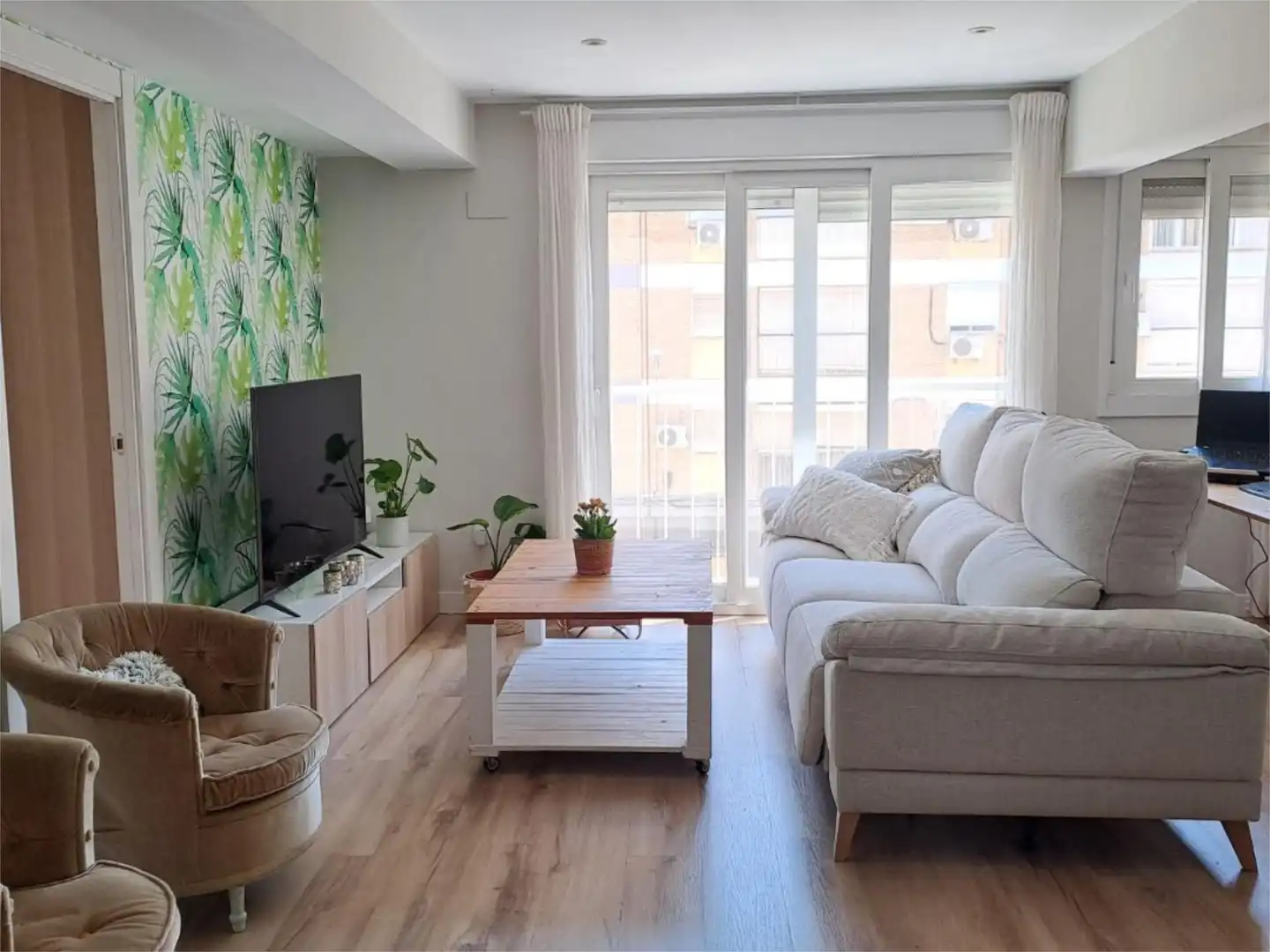 Sala de estar de Piso de alquiler en  Sevilla Capital con Aire acondicionado, Calefacción y Amueblado