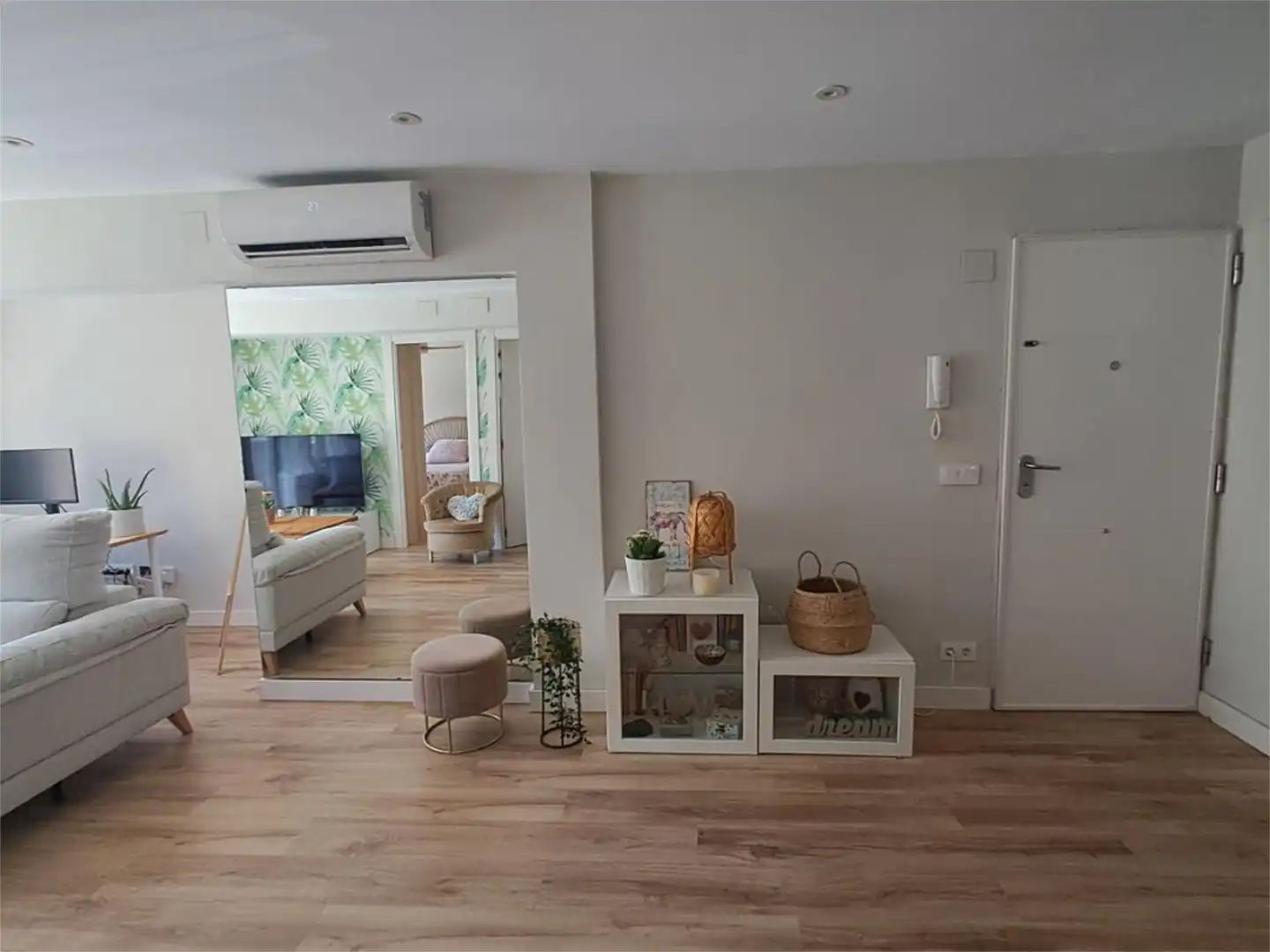 Flat for rent in Calle Sor Milagros, 4, Triana Oeste Living room of Flat for rent in Sevilla Capital with Air Conditioner and Balcony