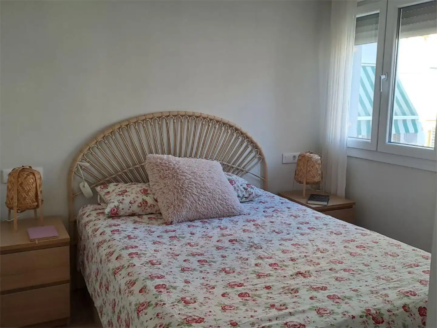 Flat for rent in Calle Sor Milagros, 4, Triana Oeste Bedroom of Flat for rent in Sevilla Capital with Air Conditioner and Balcony
