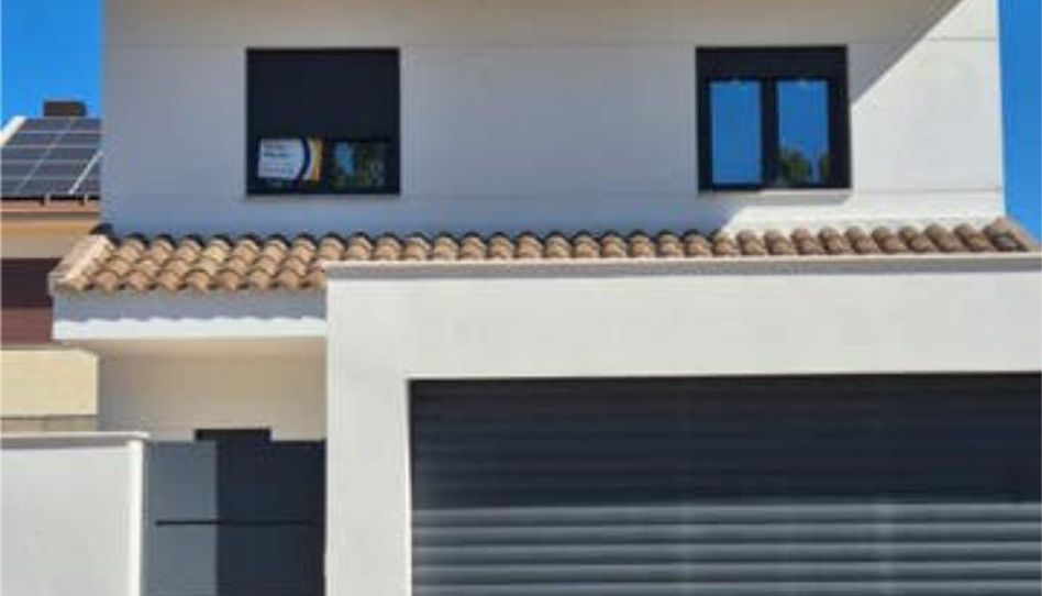 Casa adosada en venta en Hospital - Nuevo Centro de Talavera de la Reina, Talavera de la Reina - imagen 1 Foto 1 de Casa adosada en venta en Hospital - Nuevo Centro de Talavera de la Reina, Talavera de la Reina