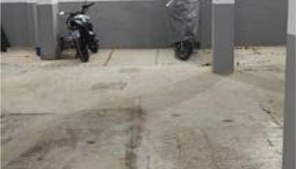 Garaje de alquiler en Alfafar, Valencia - imagen 1 Foto 1 de Garaje de alquiler en Alfafar, Valencia