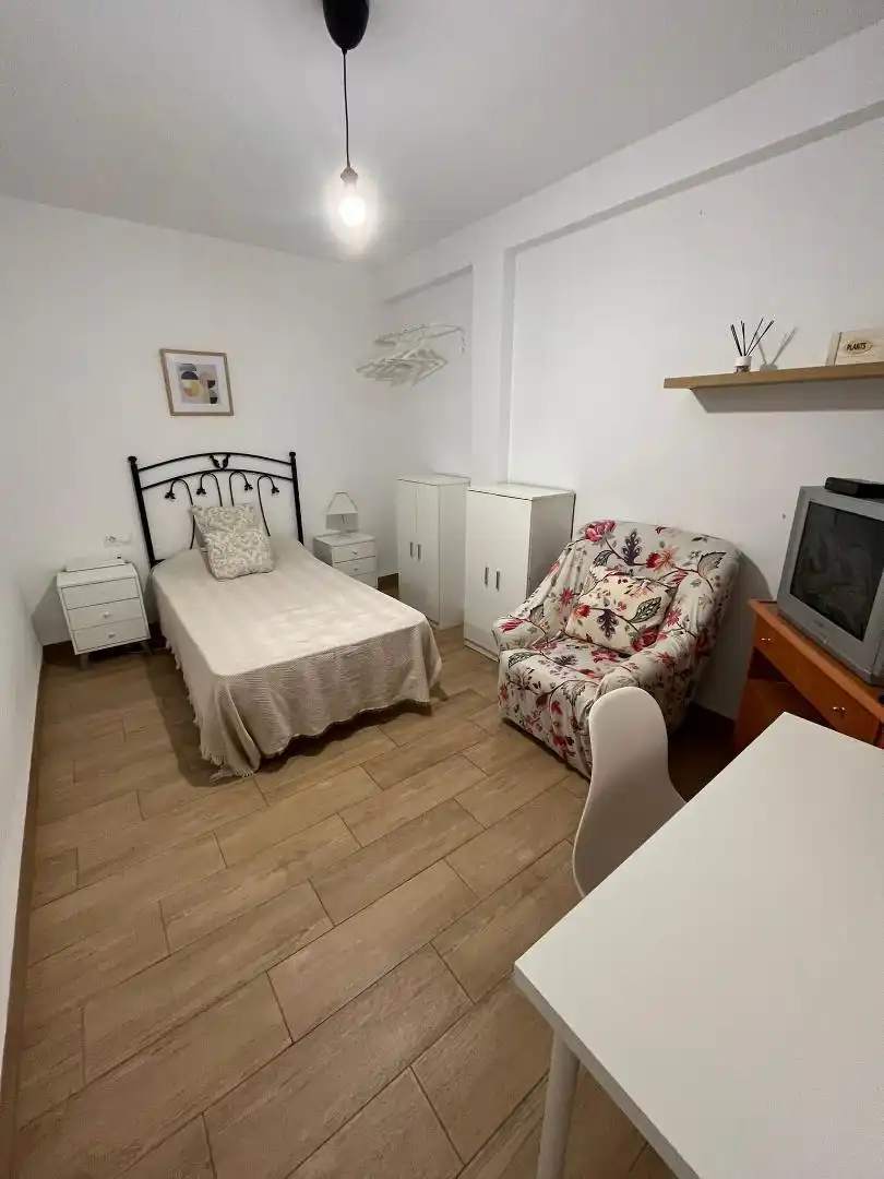 Room in Pasaje San Sebastián, 4, Huerta de la Reina - Trassierra Room in Pasaje San Sebastián, 4, Huerta de la Reina - Trassierra
