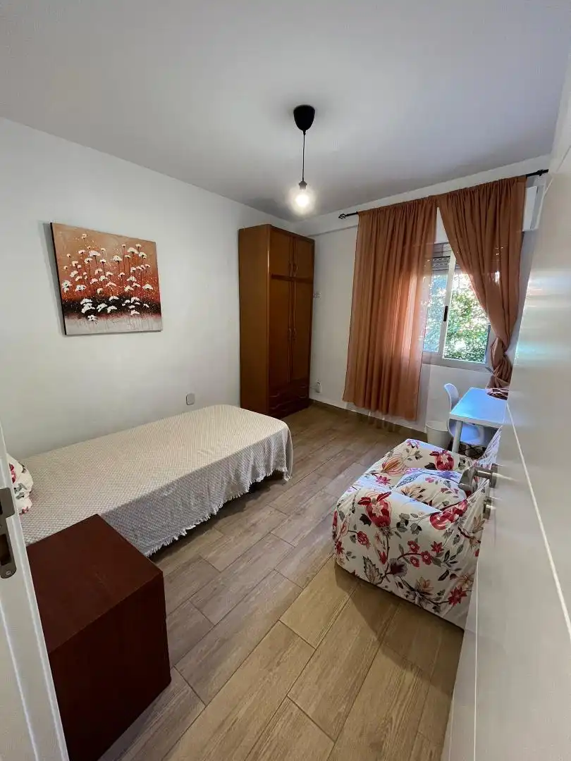 Room in Pasaje San Sebastián, 4, Huerta de la Reina - Trassierra Room in Pasaje San Sebastián, 4, Huerta de la Reina - Trassierra