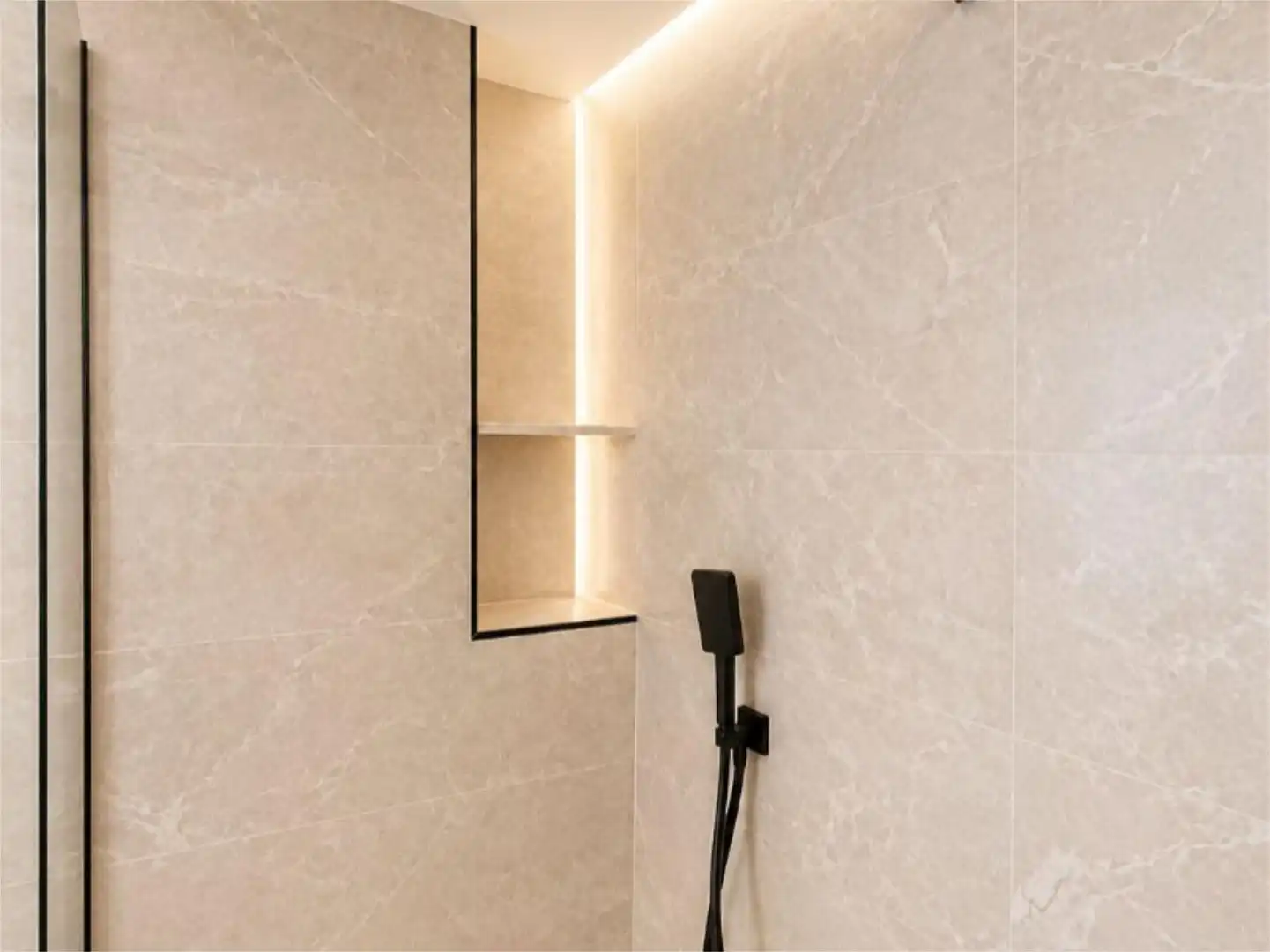 Apartments for rent in Carrer de Jordi Villalonga I Velasco, 2, Nord Bathroom of Apartments for rent in Palma de Mallorca with Air Conditioner