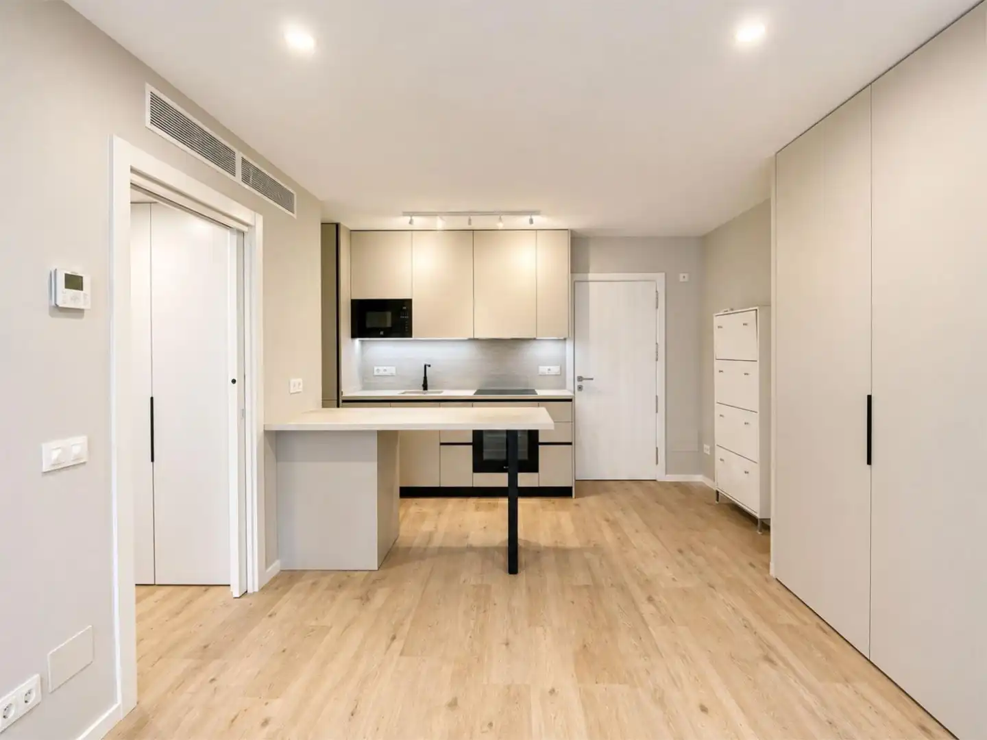 Apartments for rent in Carrer de Jordi Villalonga I Velasco, 2, Nord Kitchen of Apartments for rent in Palma de Mallorca with Air Conditioner