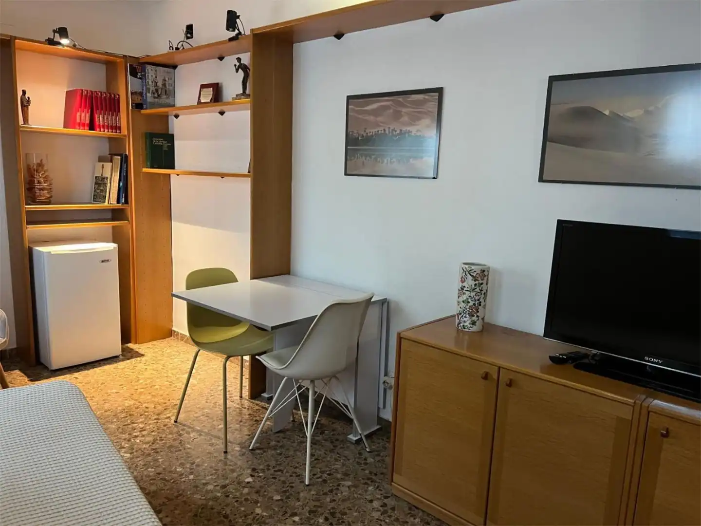 Living room of Study for sale in  Barcelona Capital  with Air Conditioner, Heating and Furnished